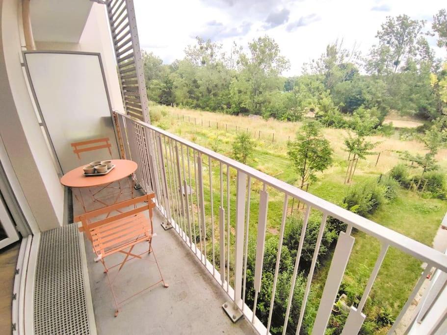 Au Calme Sur Le Canal Et Proche Disney Vaires-sur-Marne Exteriér fotografie